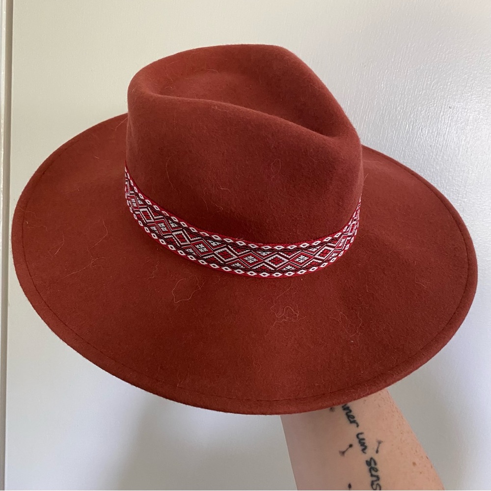 Universal Thread Hat